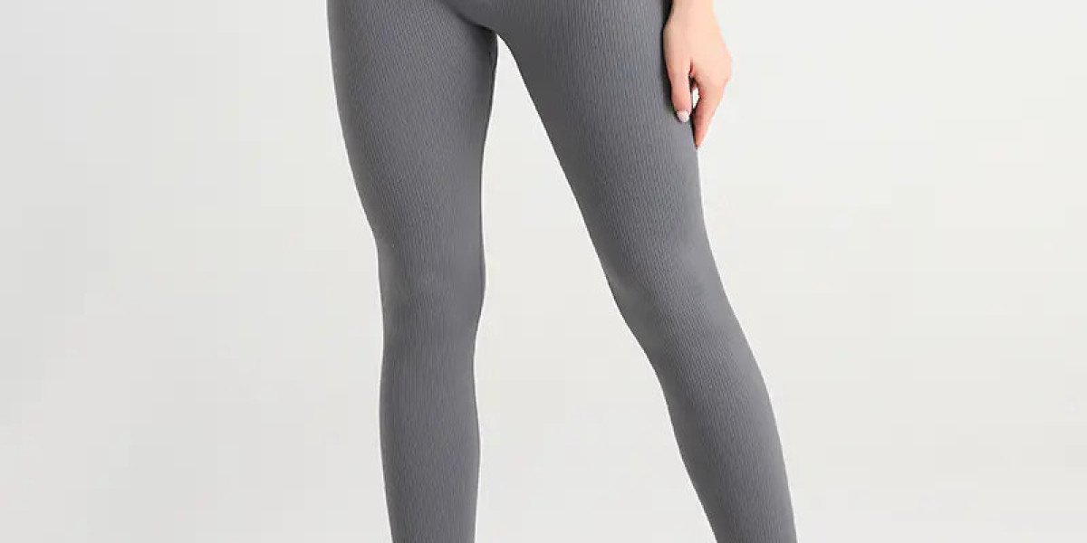 Yongxing Builds Workout Sets Without Seams or Friction